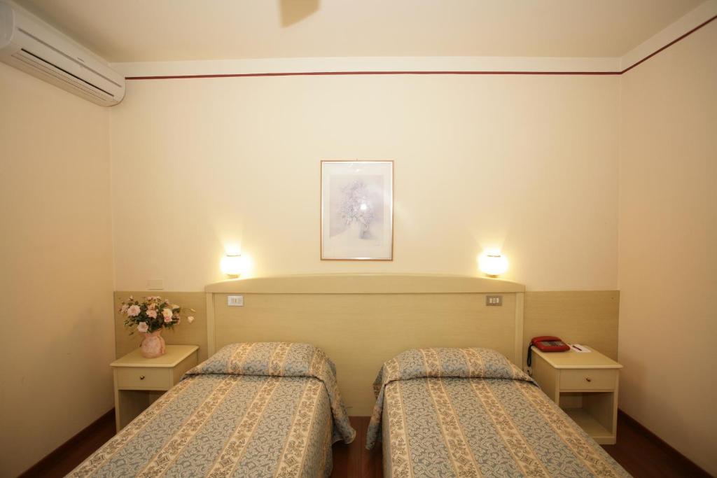 Hotel Ezzelino San Zenone Oda fotoğraf