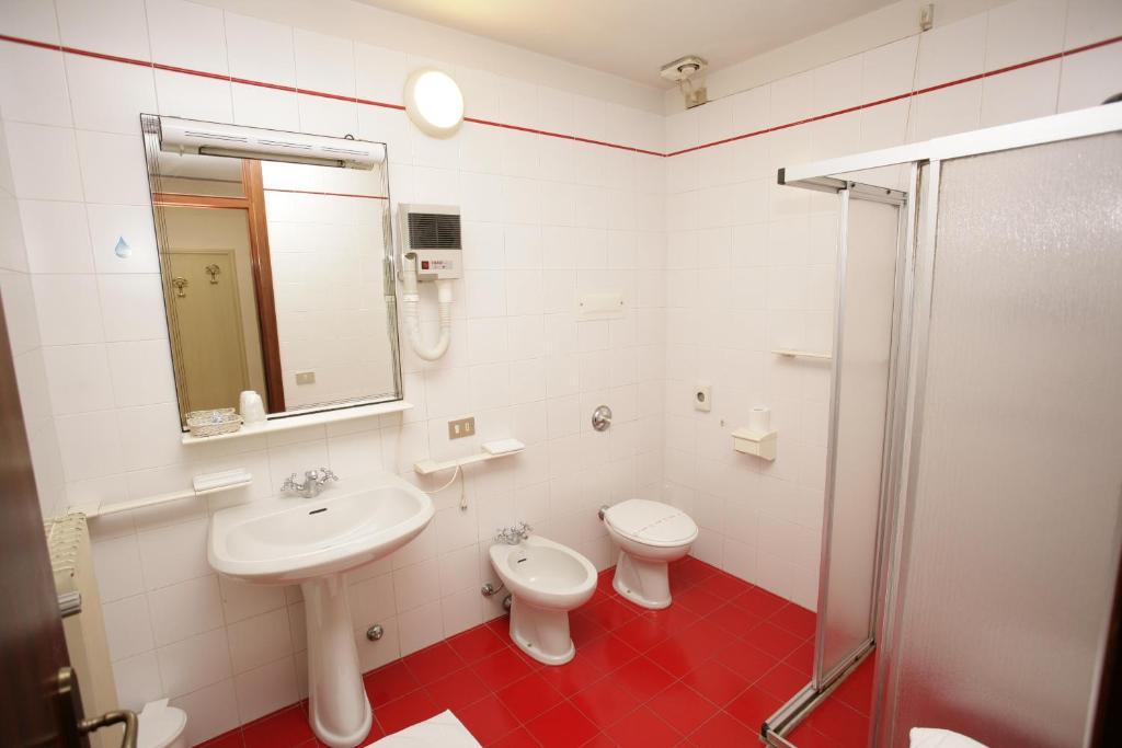 Hotel Ezzelino San Zenone Oda fotoğraf